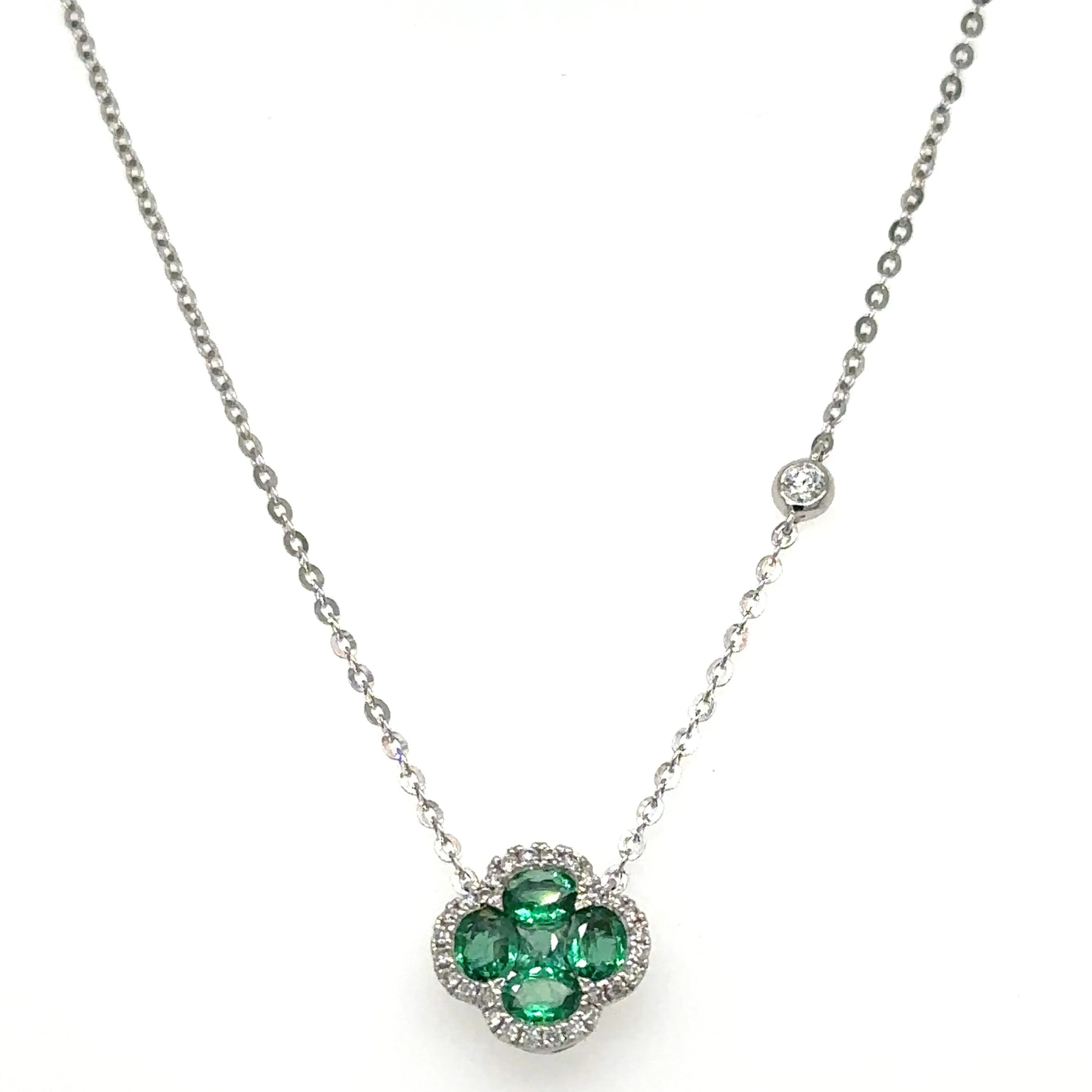 0.69ct tw Green Emerald Clover Flover Shape Pendant Necklace