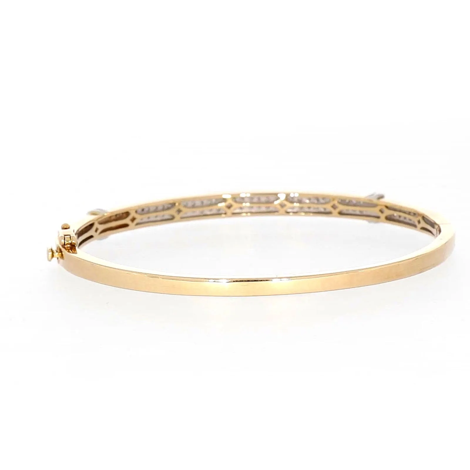 9ct Yellow Gold Round Brilliant Cut with 1 CARAT tw of Diamonds Bangle