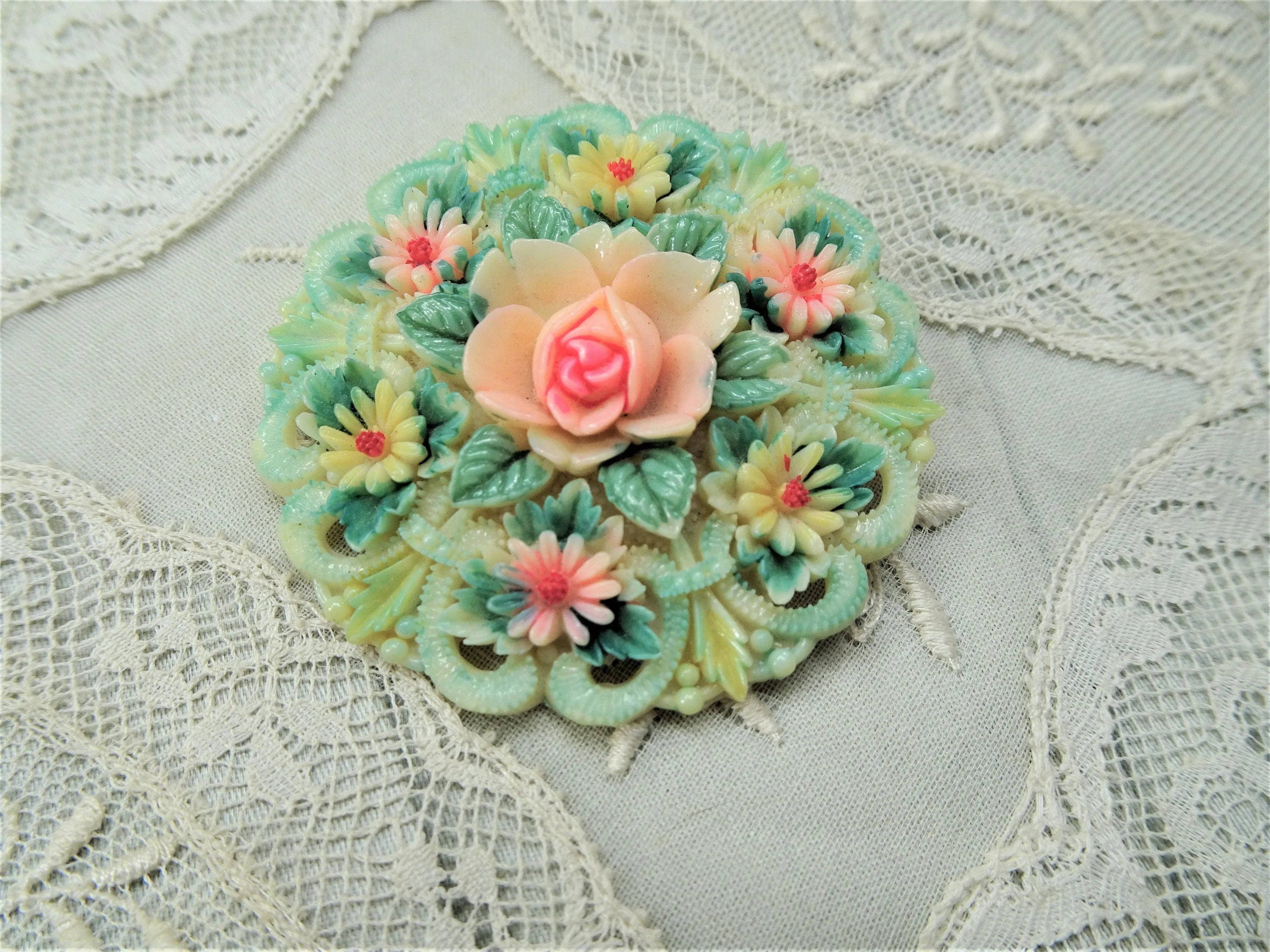 BEAUTIFUL Vintage Japanese Celluloid Flowers Floral Brooch, 1930s Hand Painted Pin, Collectible Vintage Jewelry