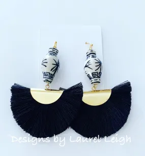 Chinoiserie Ginger Jar Fan Tassel Earrings - Black & White