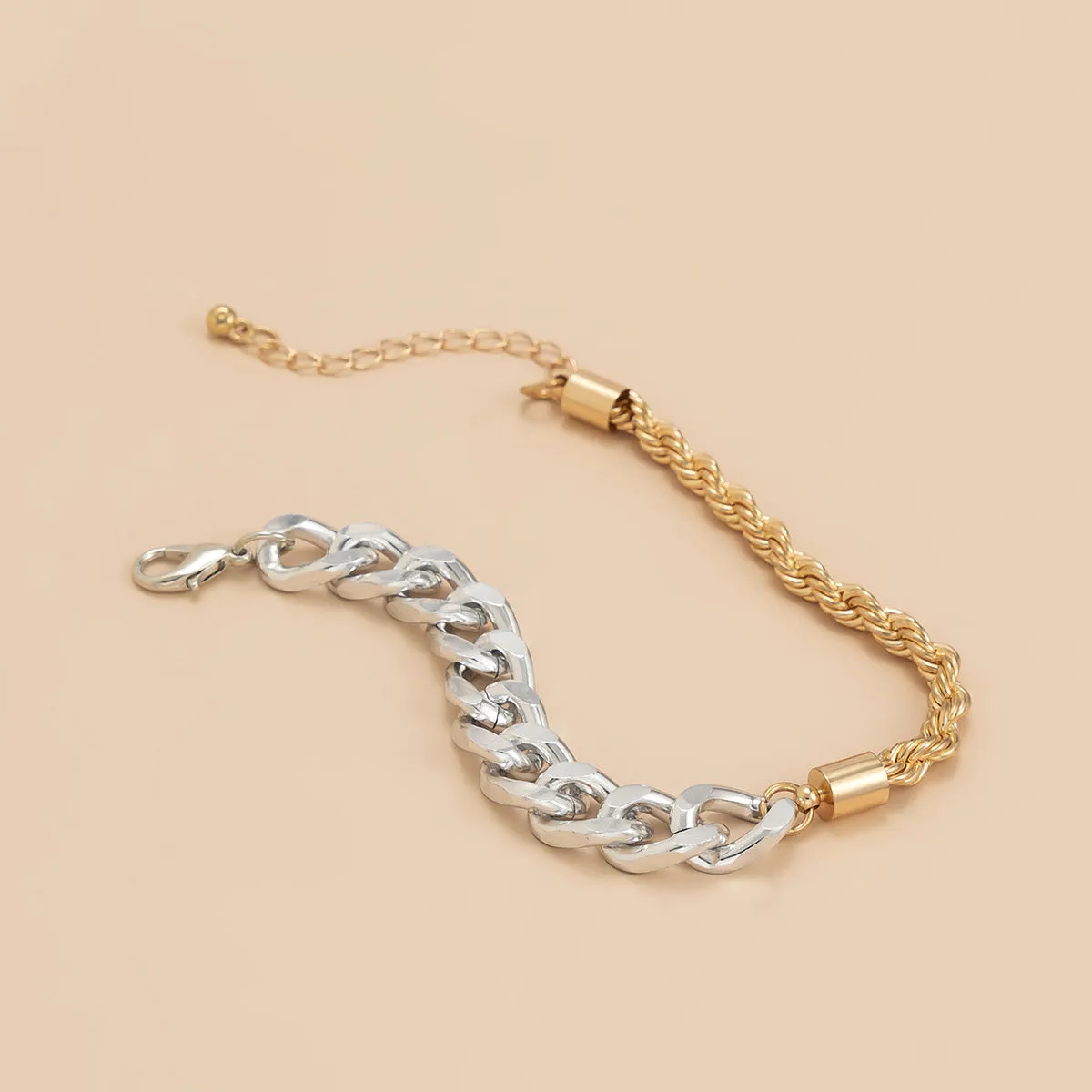 Contrasting two-color adjustable twist chain bracelet