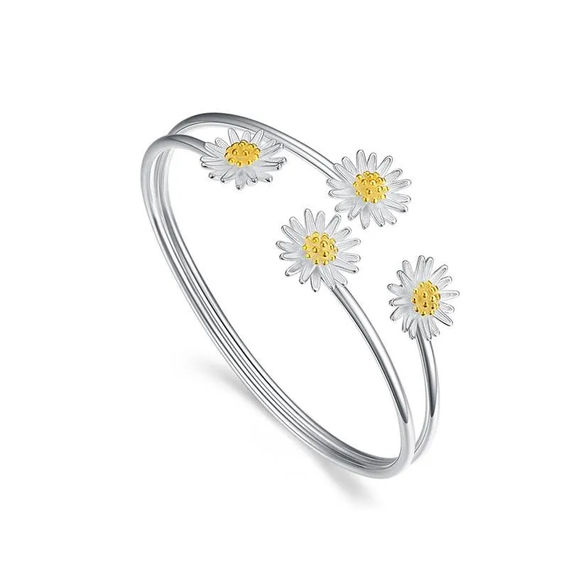 Daisy Charm Bangle