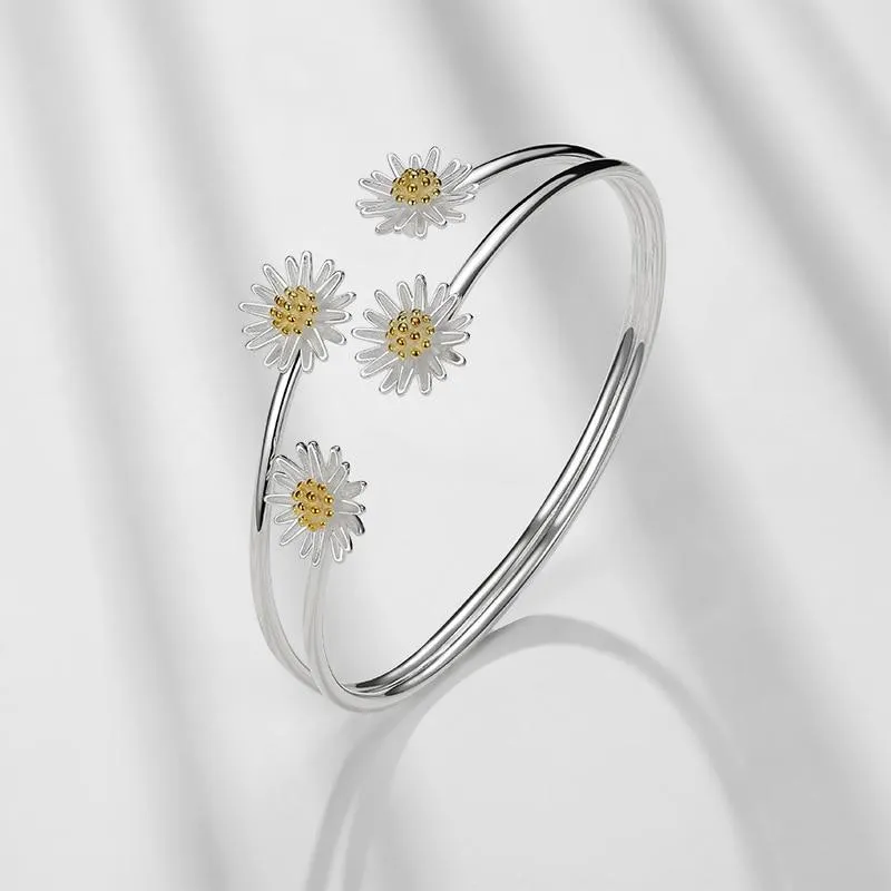 Daisy Charm Bangle