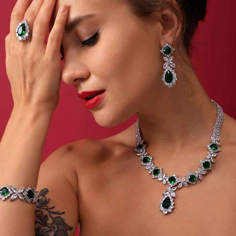 Elegant Emerald Diamond Set