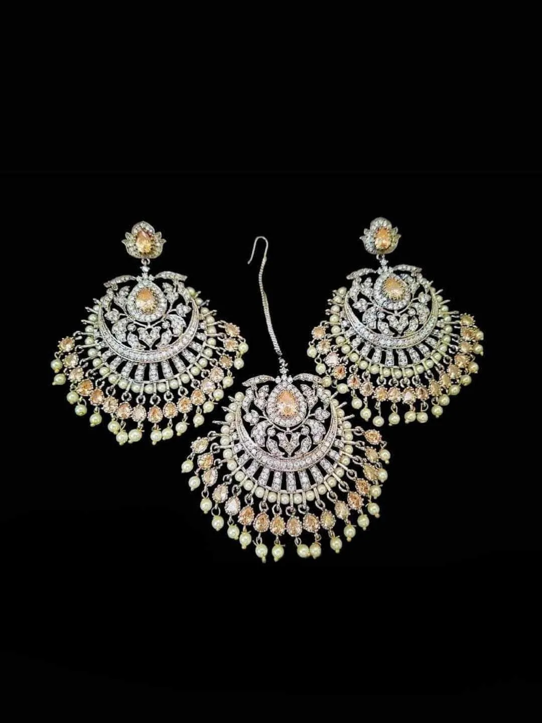 Emerald Chand Bali Earrings With Mang Tikka