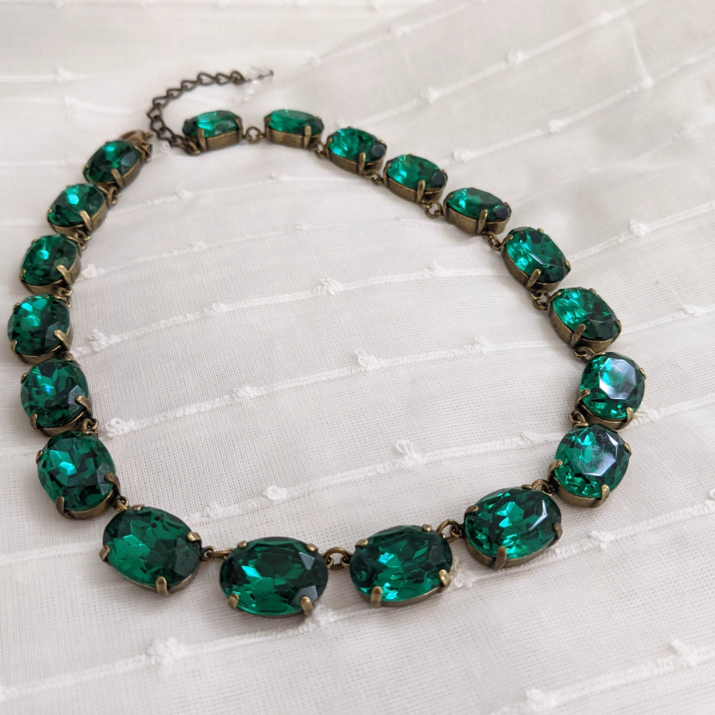 Emerald Collet Necklace - Large Oval