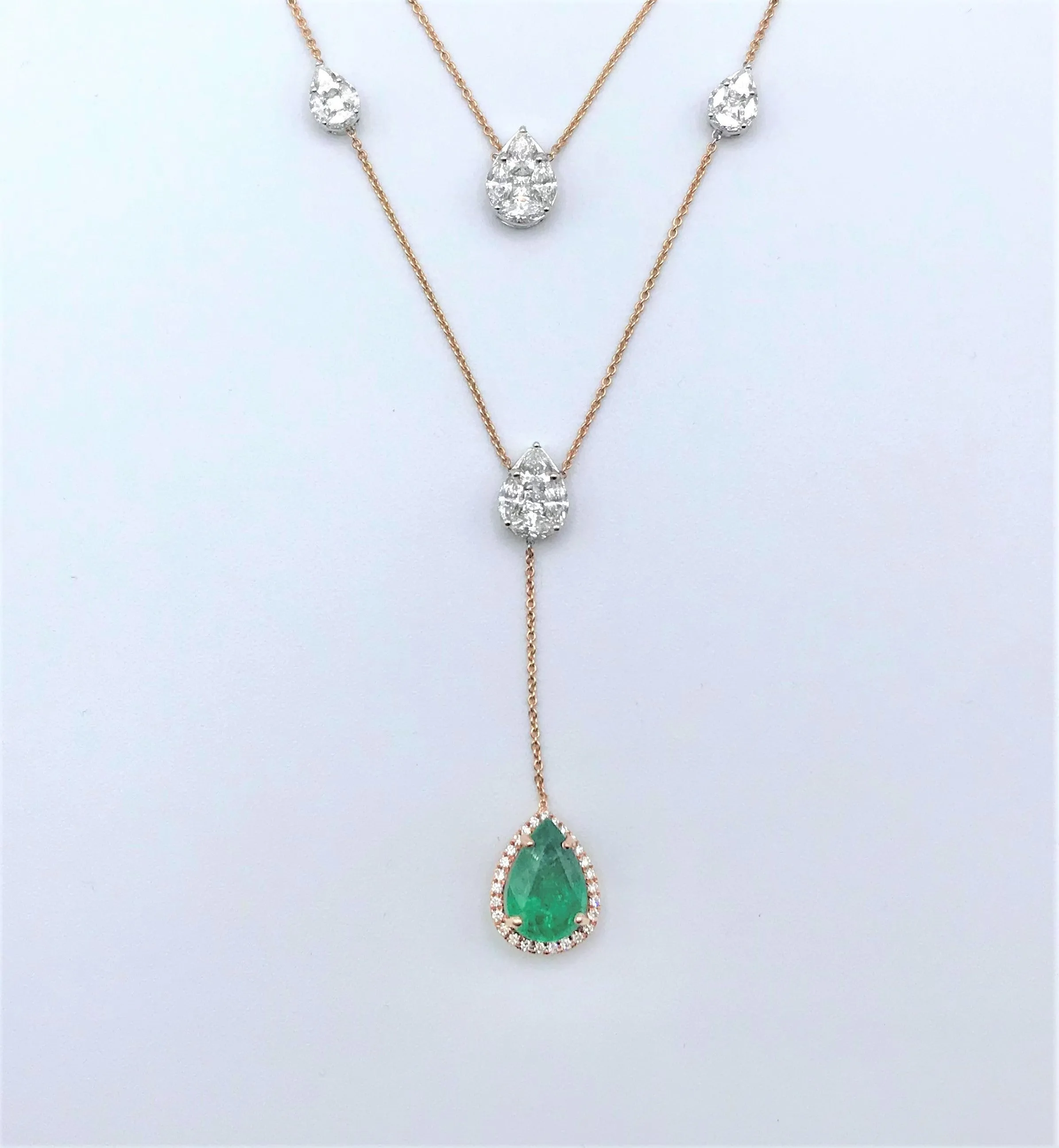 EMERALD DIAMOND MASTER PIECE NECKLACE