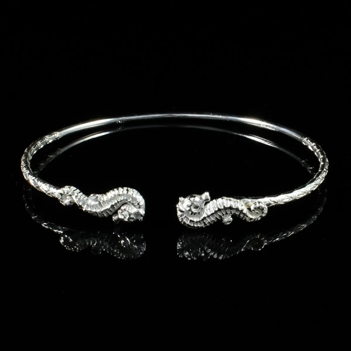 Extra Light  Bangle with Seahorse and Calypso Pattern