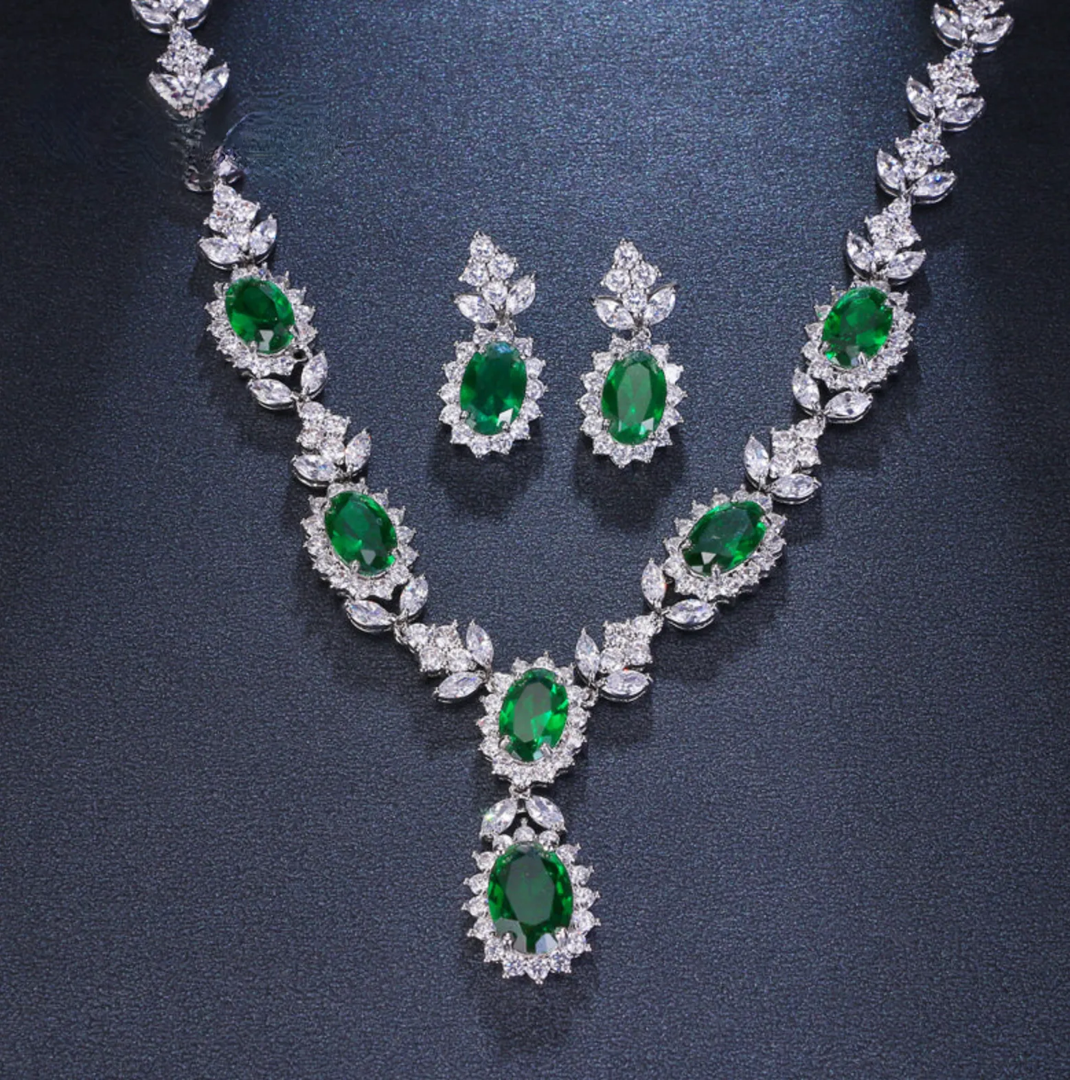 Fashion Luxury Oval Emerald Green Crystal Necklace Earring Jewelry Set