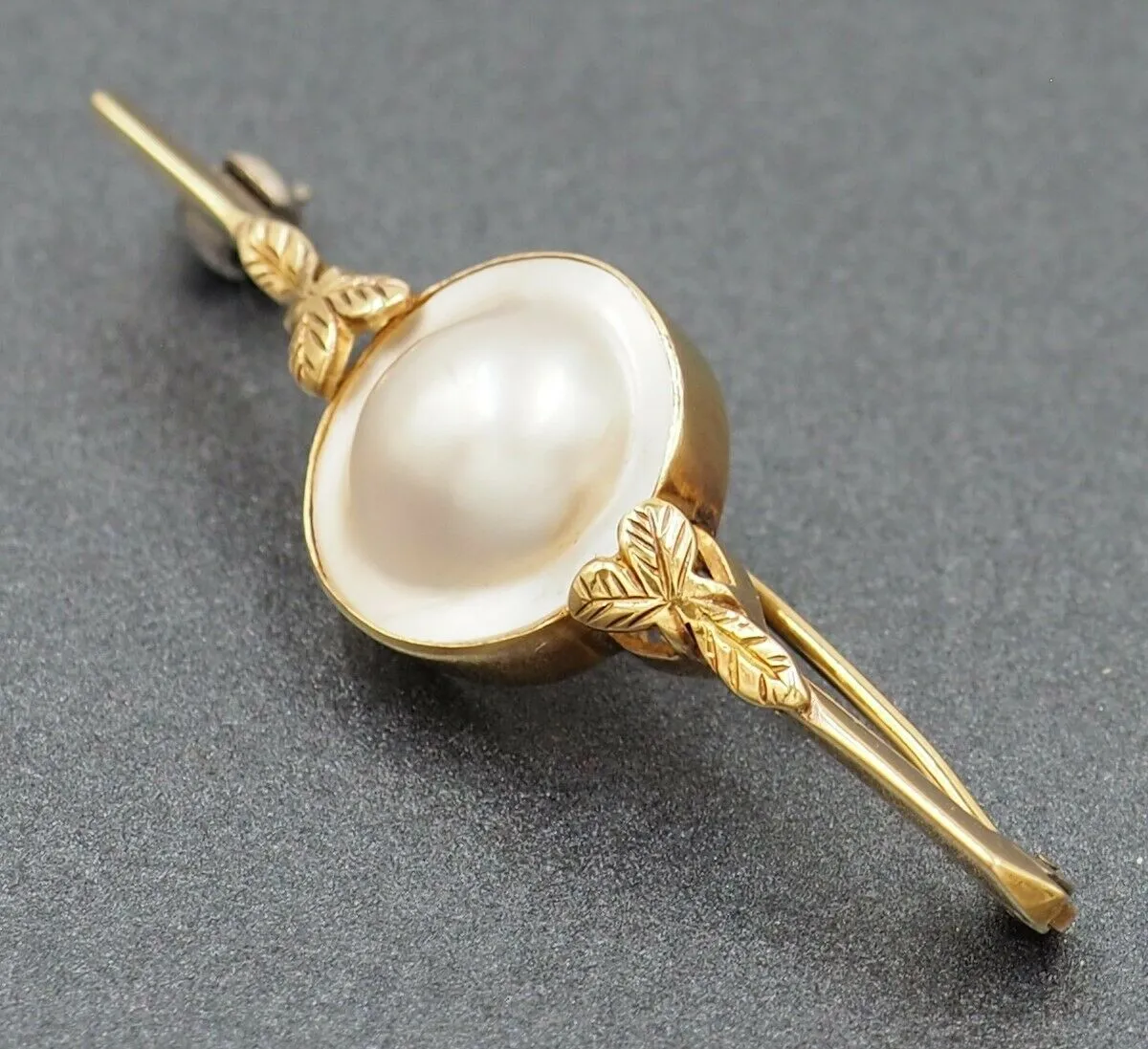 Mabe Pearl 18ct Yellow Gold Leaf & Bar Brooch