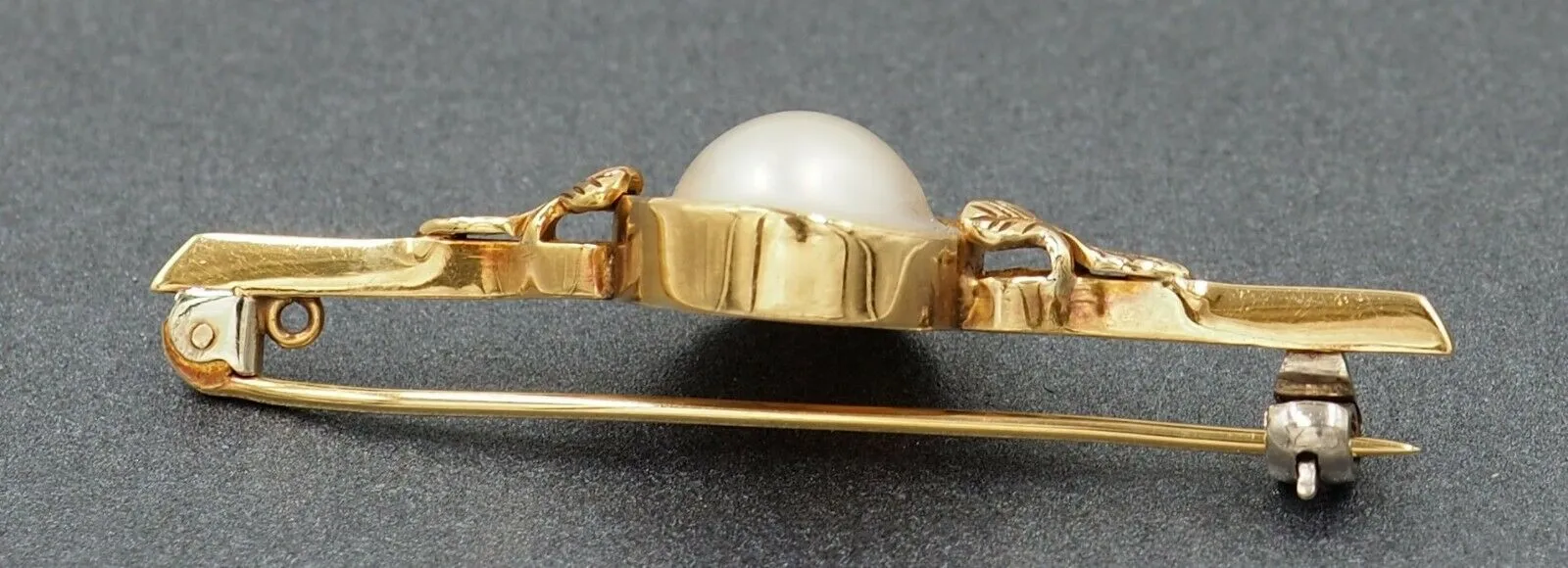 Mabe Pearl 18ct Yellow Gold Leaf & Bar Brooch