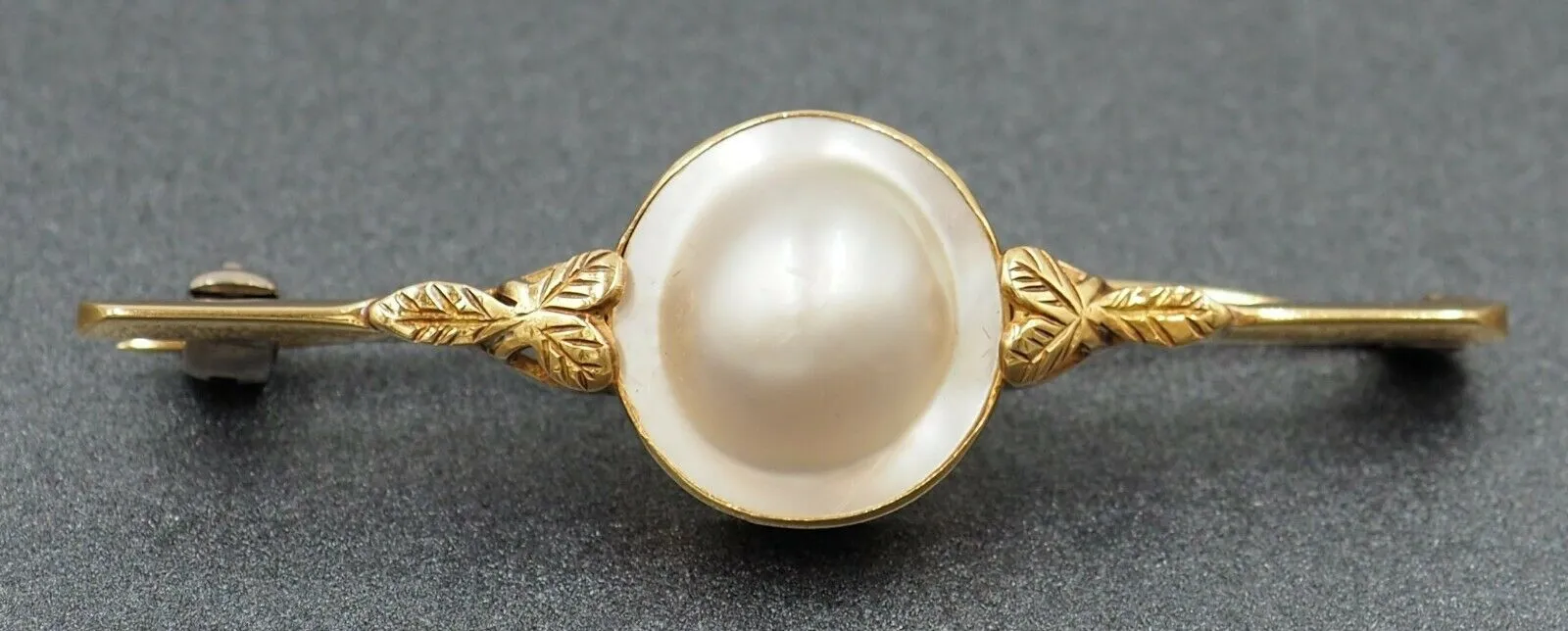 Mabe Pearl 18ct Yellow Gold Leaf & Bar Brooch