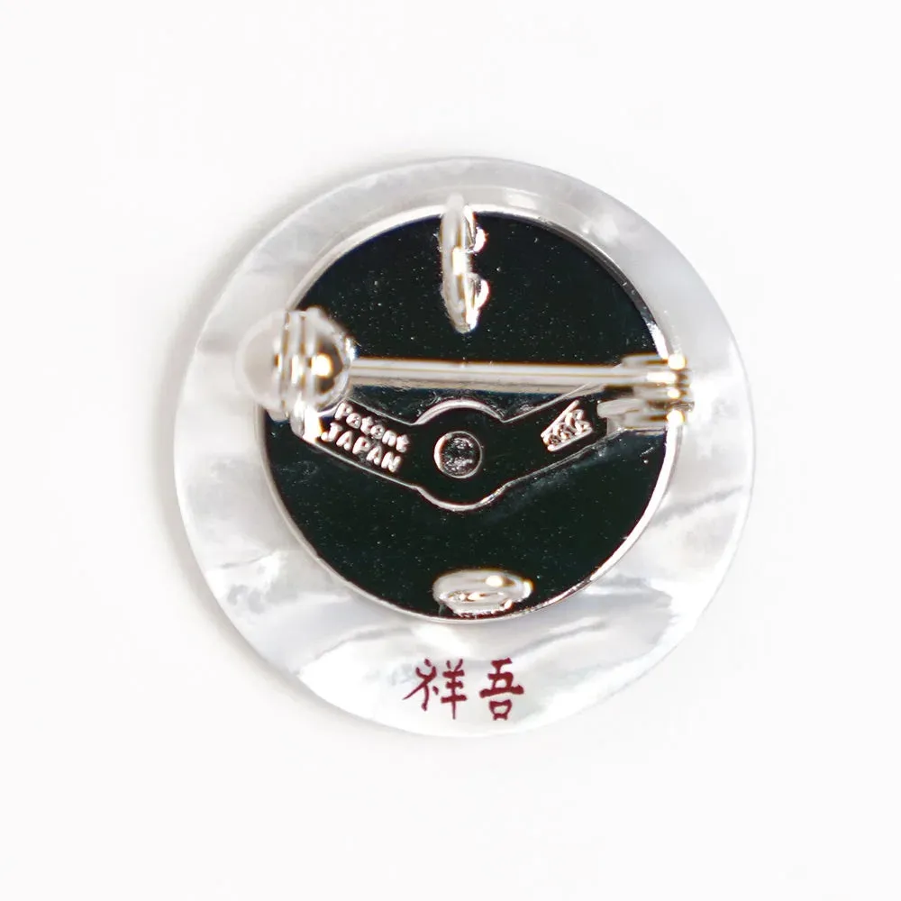 Maki-e Urushi Lacquer Brooch - White South Sea Pearl Shell / Waves and Plover -, Traditional Japanese Urushi Lacquer Jewelry