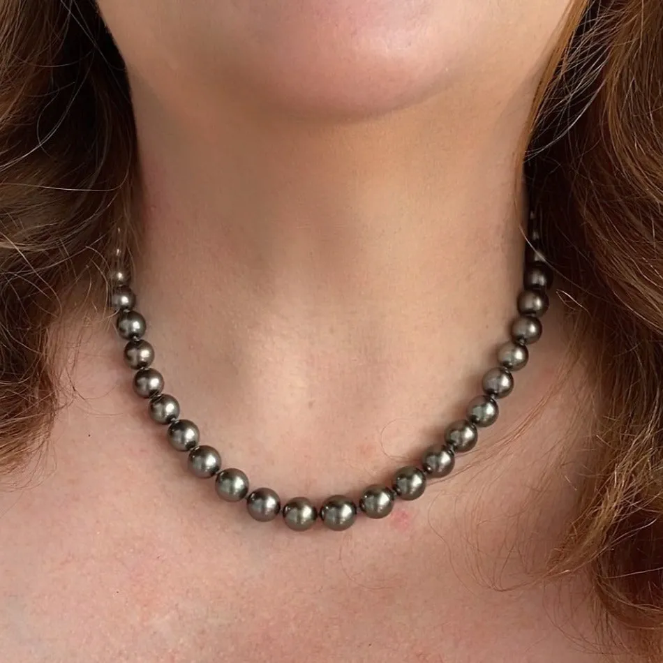 Royal Pearl Tahitian Pearl Ball Clasp Necklace