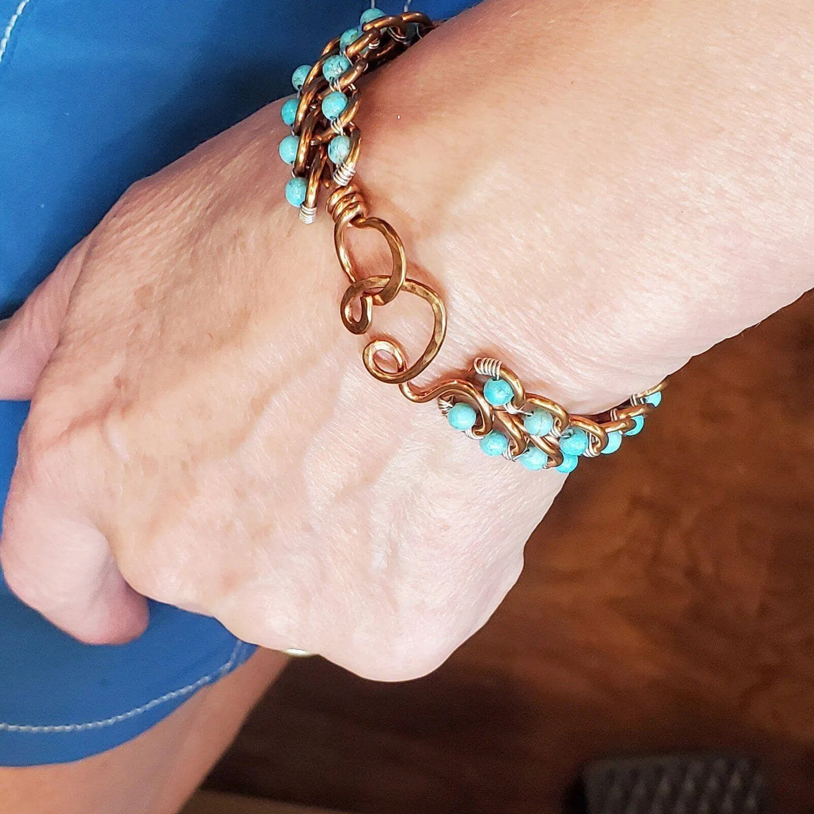 Turquoise Copper Wire Looped Heart Closure Bangle