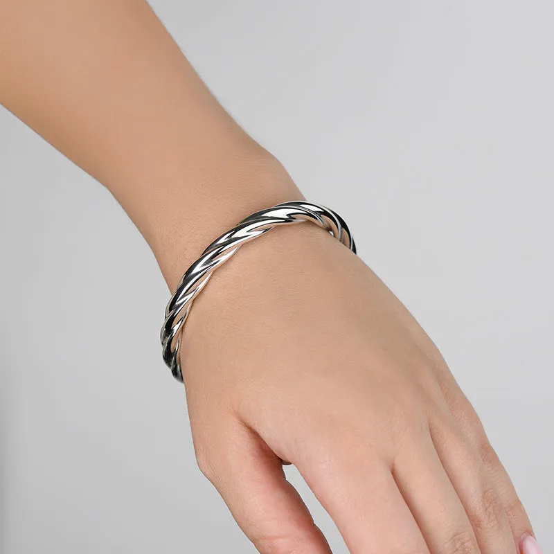 TWIST BANGLE